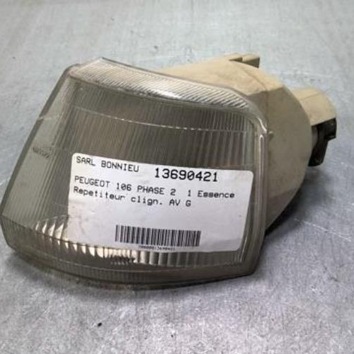 13690421-c787b213-f984-4773-a1a4-368701071d70-Piece-13690421-Repetiteur-clignotant-avant-gauche-PEUGEOT-106-PHASE-1-10i-8V-000f9851fa3e4a1f29527276fb892a9804bbc6aea914f8d07b55e816e194fb4e_m.jpg
