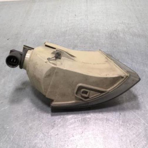 13690421-33996fc8-ba2c-4a46-b4eb-701f45551371-Piece-13690421-Repetiteur-clignotant-avant-gauche-PEUGEOT-106-PHASE-1-10i-8V-29d6c7665df921b5c7fee5aeb56110cca8b48fa935d81a0c0e902bca176e271b_m.jpg