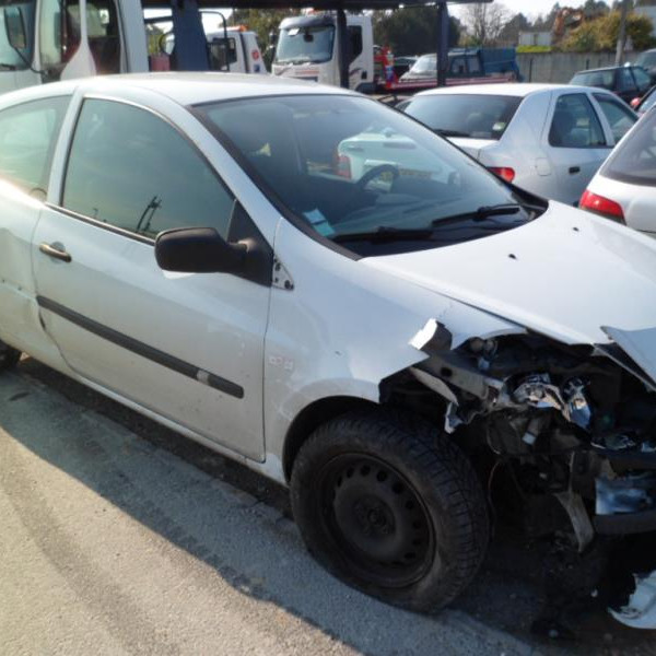 Vehicule-RENAULT-CLIO-III-PHASE-1-1-5-2007-27d047599f73bdfdb9620c6d3edd1f0991e53b0c674efb4e8dc674a13f3004f7.JPG