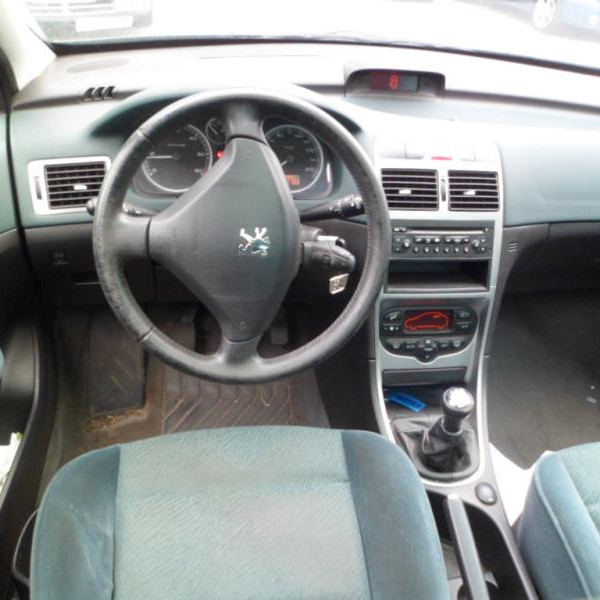 Vehicule-PEUGEOT-307-2-2003-a3ef8abbadf233d8648d67b7f075cc249ac1cf12df1efd79f9f88f49fc5c94c2.JPG
