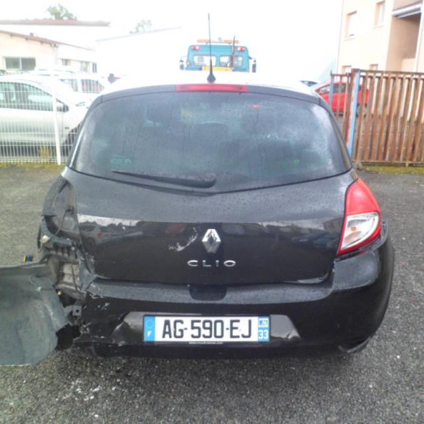 Vehicule-RENAULT-CLIO-III-PHASE-2-1-5-2009-ae439eb45af8e0568aa65e282ca0cbca7479a55da48d4e8143695322f28cc7c1.JPG