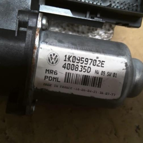 Piece-16655058-Moteur-leve-vitre-avant-droit-VOLKSWAGEN-GOLF-5-2.0-TDI--16V-TURBO-76d4bbb9bc9970c13d0400a633d7eadee108122a4a4b465221813605a33de98d_mtn.jpg