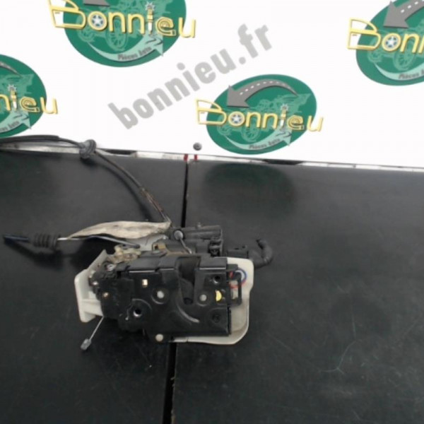 Piece-Fermeture-centralisee-avant-gauche-VOLKSWAGEN-PASSAT-%283B%29-PASSAT-3B3-Diesel-d5915ed7c1514d2eb00cddd5fbd2243b120142ff8f5304195993ae8e3bd03564.jpg