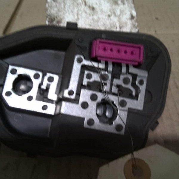 Piece-1747876-Platine-feu-arriere-gauche-RENAULT-MEGANE-3-PHASE-1-Diesel-9877a979f2449f42aad3d42c7acf28f57678c84bbc78b891656aa34a22901f41.jpg