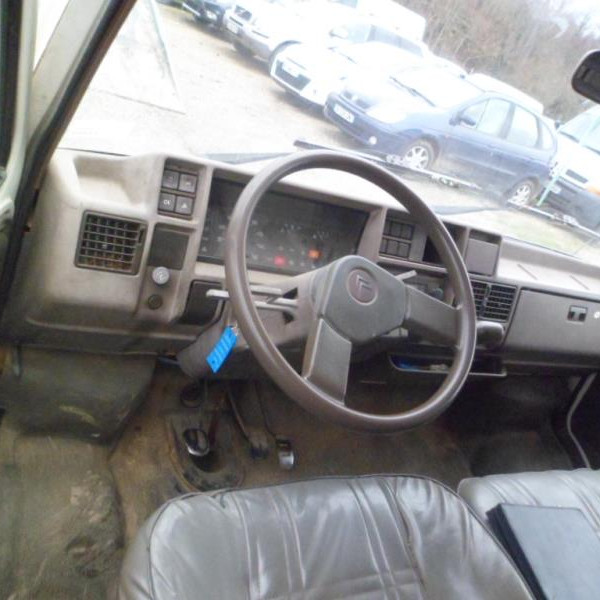 Vehicule-CITROEN-C25-FOURGON-Fourgon-6-5m3-2-1986-df0bd0c0d56dfd177c75e6c71f7818adc41f04d50fb6866f9affc8adf771aa37.JPG