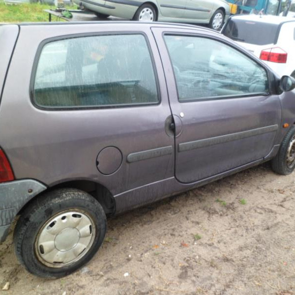 Vehicule-RENAULT-TWINGO-1-2-1996-3676cbefc3e9501799f479551bfdfa4772354d2cdc13b667d4205fb36b05a04e.JPG