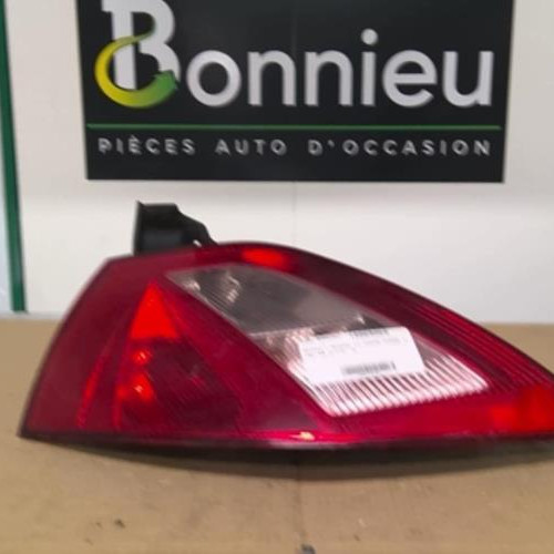 Piece-Feu-arriere-principal-gauche-%28feux%29-8200073236-RENAULT-MEGANE-2-PHASE-1-Diesel-49f802ed81779e2341ffcb046d8cd2e2150ca999bc73393833643634e239cdf7_mtn.jpg