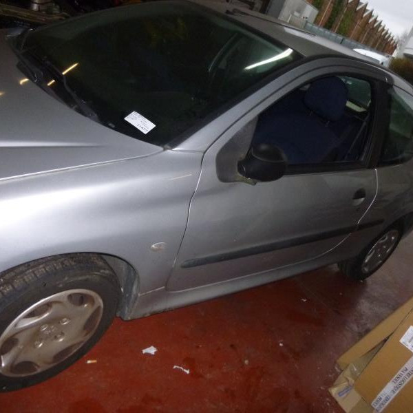 Vehicule-PEUGEOT-206-1-9-2002-da11ffc46c5d51a205796a2f5dbc2bcfe61dca939af08dfa7c7a228177cf9079.JPG