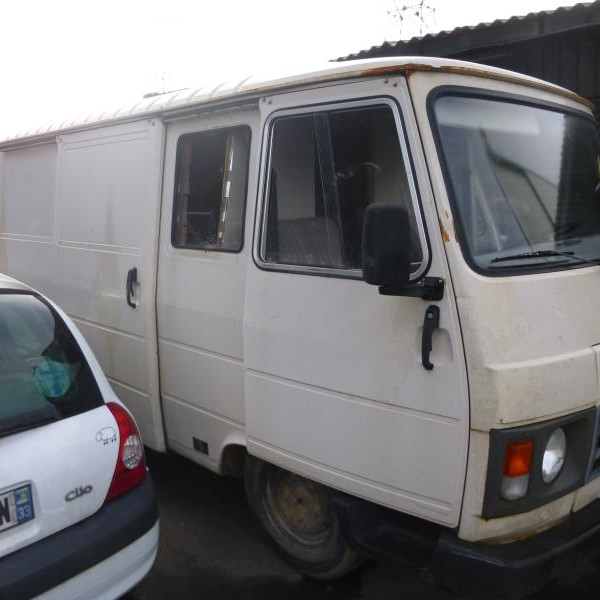 Vehicule-PEUGEOT-J9-2-1-1986-5b8d9cb58a97ed21fe205e6c5c5cbd69222c198f187aee7a99498b69bf57ff4a.JPG