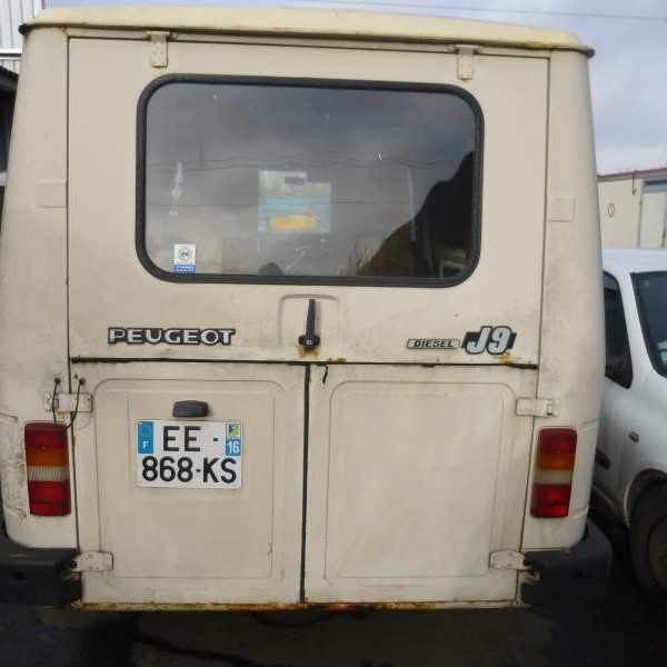 Vehicule-PEUGEOT-J9-2-1-1986-775d816944c2120c820429d647f4e34c7ec484d09e17ac4d256bd5e1892b8cd5.JPG