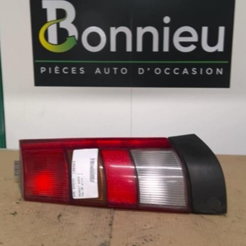 Piece-Feu-arriere-principal-droit-%28feux%29-RENAULT-SUPER-5-e9ae494a28126eb0ed0ed30632b892abca6d9dbe850123d2a041dcee957bf106_mtn.jpg