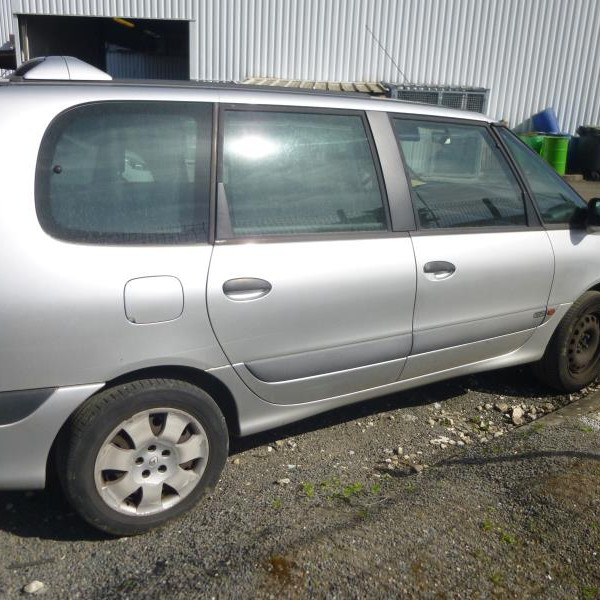 Vehicule-RENAULT-ESPACE-III-2-2-2001-dd1a8abda5b3de7cbed473def785afbcd23d04c212b6510b00ed75092c5d5877.JPG