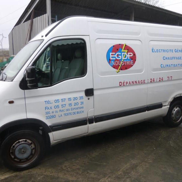 Vehicule-RENAULT-MASTER-II-CHASSIS-CABINE-Fourgon-L2H2-2-2-2002-18370344bb651435f0615a86c24f3e036efde03bb91fc57646712b712487c914.JPG