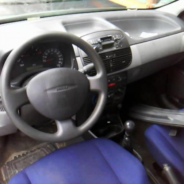 Vehicule-FIAT-PUNTO-II--1-2-2000-872b67bd9ee754abab664828dabf83b93f08555690ffd9a69f2b486ffcb0f6a0.png