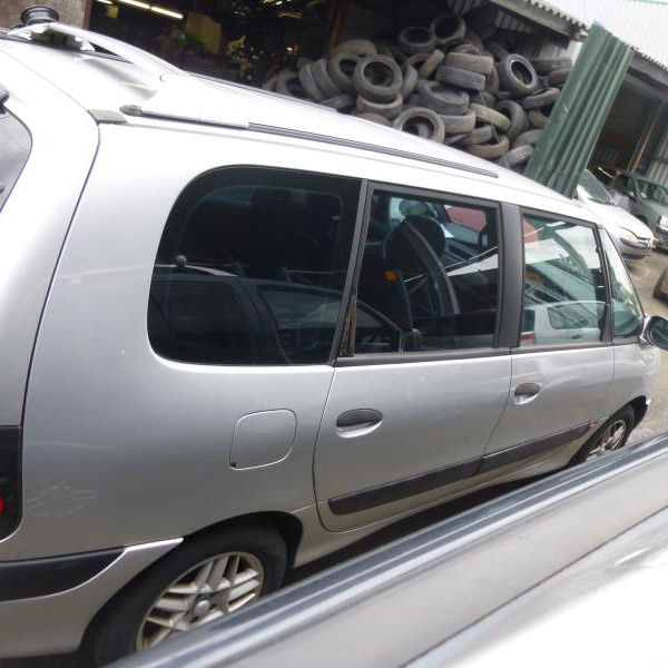 Vehicule-RENAULT-ESPACE-III-2-2-2001-fe1f1b2098ccac1d0c2f4b8e7d6d6ecb75d8c271ce0820a2042e10d6f2155aeb.JPG