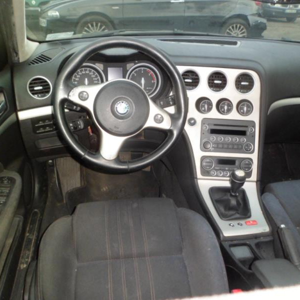 Vehicule-ALFA-ROMEO-159-1-9-2006-0392839cadab4b95d462b8ef1c40f060e0ebd8ca4f17a49721af95b43612a7bc.JPG