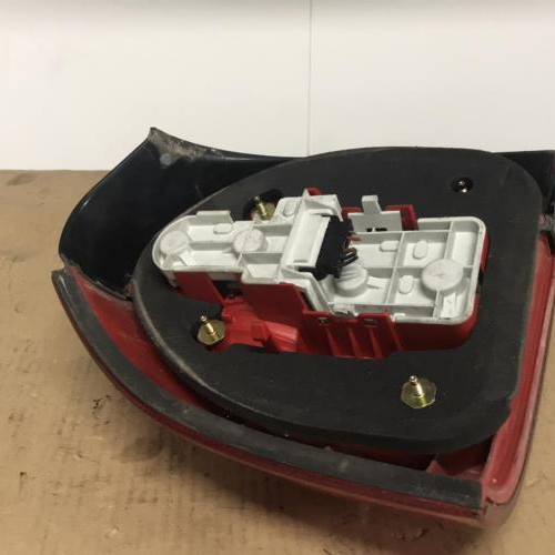 Piece-Feu-arriere-principal-droit-%28feux%29-8L0945096C-AUDI-A3-1-PHASE-2-0f10d43659bcc8b7eb945fc8aa6d9d1c5eb5cb064f92d8f5662b57aea4db9c68_mtn.jpg