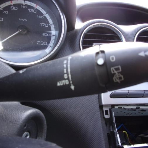 Vehicule-PEUGEOT-308-1-PHASE-1-308-1-PHASE-1-16-HDI-16V-TURBO-1-6-2007-88a06d6bced3d36c5bb79734e2607c93799c5572886d01ffe7597fcbbce46705_m.JPG