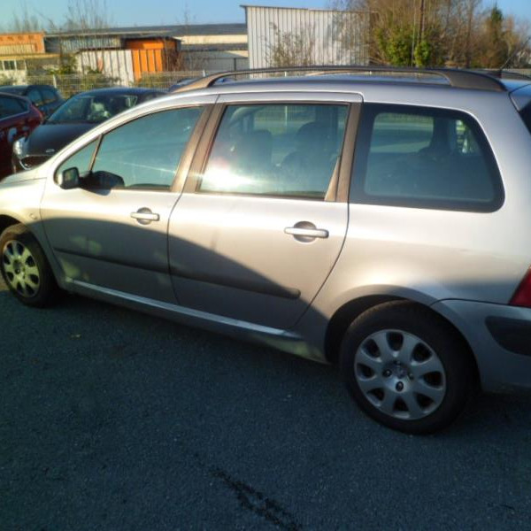 Vehicule-PEUGEOT-307-1-6-2005-19d374e4ac83618a2b35cd68a3d5b06b65d4aab28fa12c99ad2bc9d38d2ecefe.JPG
