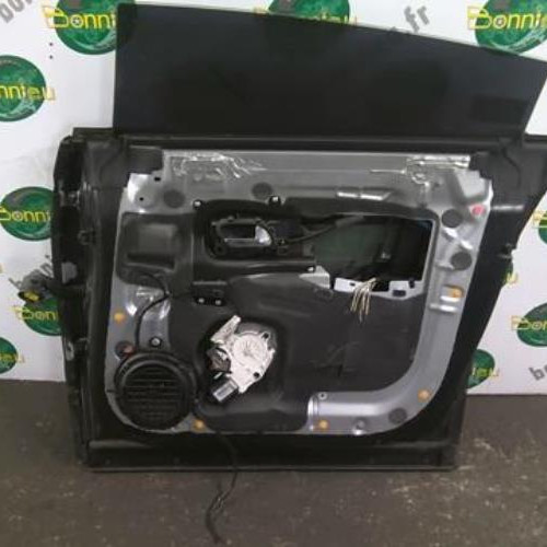 24605267-aec196fb7103a4a0f7b3974bfe6408519a8a05f1041872b164a05b287c5ff909_mtn.jpg