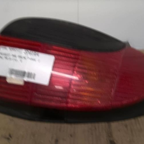 Piece-Feu-arriere-principal-gauche-%28feux%29-PEUGEOT-306-BREAK-46da063b799e4ed75838be1c8ba9515f4b222c8367172a7f7607be462de92071_mtn.jpg