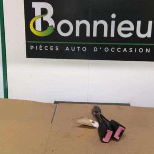 Attache ceinture arriere gauche