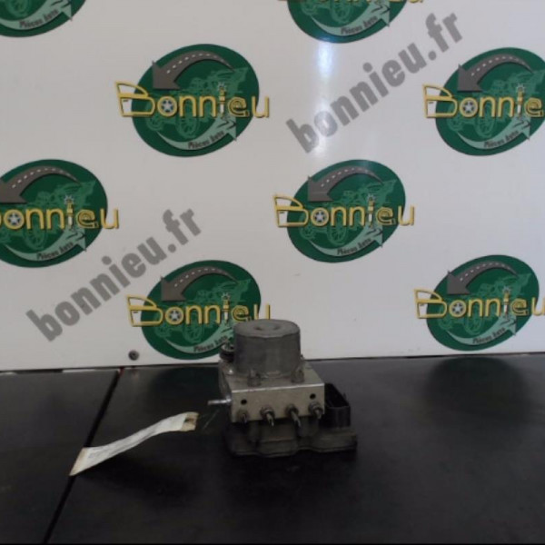 Piece-Bloc-ABS-%28freins-anti-blocage%29-RENAULT-TWINGO-Essence-27b9d68ec771f2849423c4a20670124b4fe601b3955809d6c85a7bfff58b1fc7.jpg