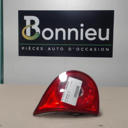 Piece-Feu-arriere-secondaire-gauche-%28feux%29-1K6945093E-VOLKSWAGEN-GOLF-5-1.9-TDI--8V-TURBO-c319fce285da100b677d4223a707de7e0b7d2c50e405969127907469f4aabe42_mtn.jpg