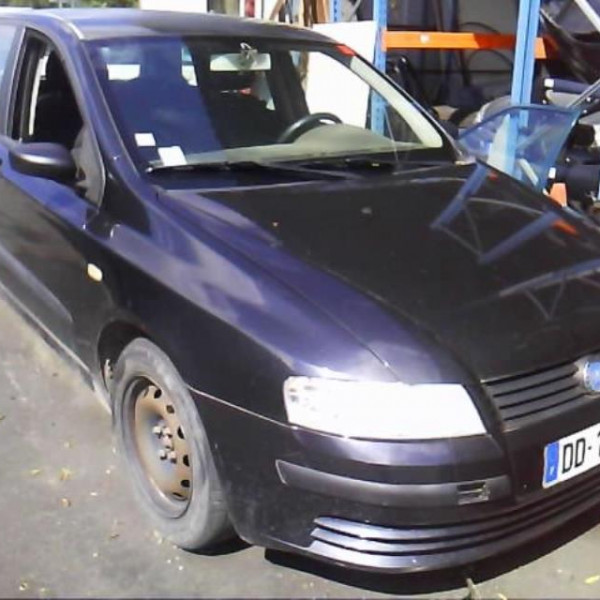 Vehicule-FIAT-STILO--1-9-2003-52ec450891420cdb680e03a00f032bb42d202f0a3d9106e4e8ec07e457af63a7.png