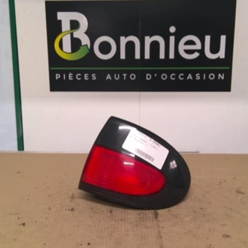 Piece-Feu-arriere-principal-droit-%28feux%29-RENAULT-MEGANE-1-f3016a083d778a5193427d4078073f9bb52a888d02f01e11d27be0f3fae25a71_mtn.jpg