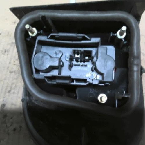 Piece-Feu-arriere-principal-droit-%28feux%29-RENAULT-MEGANE-1-6240792b0eb058913de264912ea17757b3fbc8b21015e52b1e218e928b740f6d_mtn.jpg