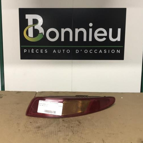 Piece-Feu-arriere-principal-droit-%28feux%29-0000060681558-ALFA-ROMEO-GT-COUPE-e1a1c7b86fdba812bb7536bff725493e9976be7ffc0703fca8b136bca76712c0_mtn.jpg