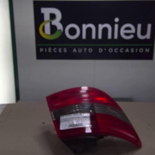 Piece-Feu-arriere-principal-gauche-%28feux%29-1698202564-MERCEDES-CLASSE-B-245-PHASE-1-200-2.0-CDI--16V-TURBO-602d6df890cb3538b857e1be4e6775c2b01bf3b636ef14b3c946307a08676512_mtn.jpg