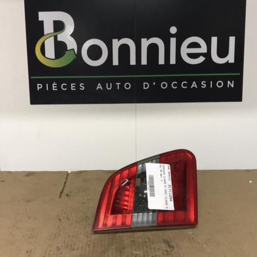 Piece-Feu-arriere-secondaire-gauche-%28feux%29-1698201564-MERCEDES-CLASSE-B-245-PHASE-1-f794c819a0c30b99308f57b5a61716a953782dea0c30dea3f1dabaf53f17a597_mtn.jpg