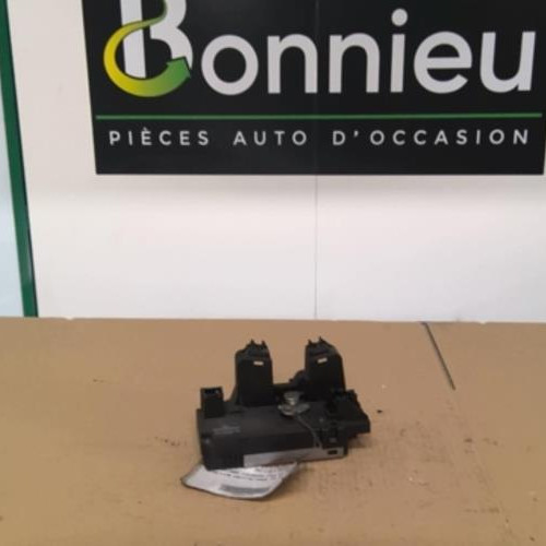 Piece-Fermeture-centralisee-arriere-droit-OPEL-VIVARO-1-PHASE-1-1.9-DTI--8V-TURBO-9e6b657efcf8058209945055c2093c0cc66b264672a77a42cd8bc23c4f14960b_mtn.jpg