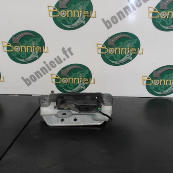 Piece-Fermeture-centralisee-coffre-PEUGEOT-807-PHASE-1-Diesel-3a944f009fa9c244bfc40aa0767e56c4fb5bcc3a39d7690b2a1498cd1a7258ab.jpg