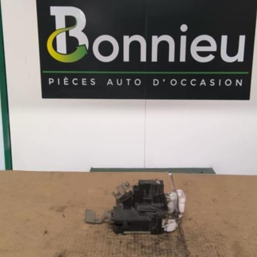 Piece-Fermeture-centralisee-avant-droit-CITROEN-JUMPER-2-2.8-HDI--8V-TURBO-fa304a3c5b3419ce27e9340b4d729c3168ed82bf8ae59faf80458d47ba3e19e9_mtn.jpg