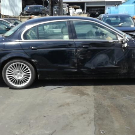 Vehicule-JAGUAR-S.TYPE-S-TYPE-2-7-2005-0769d0377c302e0faa6b89c5bb69442c06a8948cf30a3f91ec3168ddcace5e41.jpg