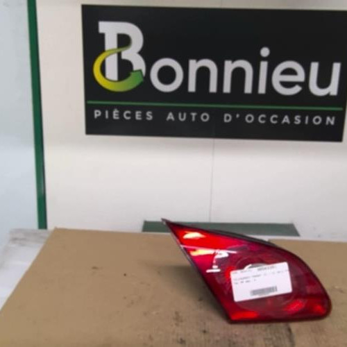 Piece-Feu-arriere-secondaire-gauche-%28feux%29-3C8945093F-VOLKSWAGEN-PASSAT-5-CC-COUPE-2.0-TDI--16V-TURBO-a321f272bd7866f7753a93640ccfdd728e8689146cc1fdb463003ca1b3830664_mtn.jpg
