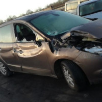 Vehicule-RENAULT-SCENIC-III-PHASE-1-1-9-2009-9f0efc6e75dfbd89d3a871ef864e84c1824123c5bac7ea931e6acf3963ac6922.jpg