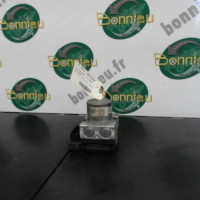 Piece-Bloc-ABS-%28freins-anti-blocage%29-KIA-PRO-CEED-Diesel-1f2e03e8c412df67500ea65c812b483727aa1a364e90345ac7795ee56a754f2c_mtn.jpg