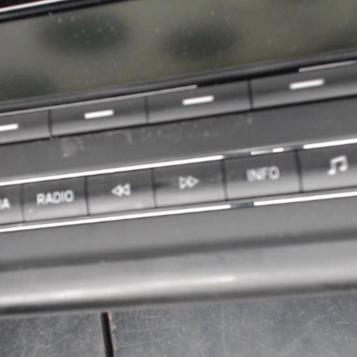 Piece-Autoradio-dorigine-SKODA-RAPID-Diesel-22717af4df3281023fad5874ab67581ce7ca42c1df009a7c4ef0372ff0c9e568_mtn.jpg