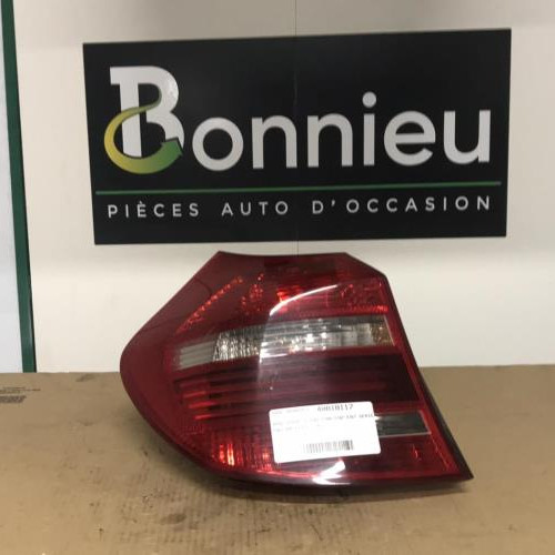 Piece-Feu-arriere-principal-gauche-%28feux%29-63217181297-BMW-SERIE-1-E81-5fc83cadc56c1c6a3a652479bf165980dcb2b62799ec1b19d8419c7eec9edf48_mtn.jpg