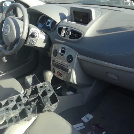 Vehicule-RENAULT-CLIO-III-PHASE-2-1-6-2011-cf7d7f1f7b487f9d7e7c45153448f29a88bad52e99d6f2dcb56a53fd4033f472.jpg