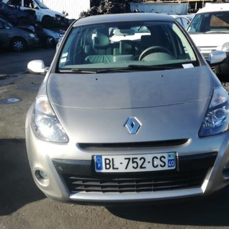 Vehicule-RENAULT-CLIO-III-PHASE-2-1-6-2011-42fa0a6885aa260b8f49523170737f7cd76a41b1ac39e06bfea4415326697e99.jpg