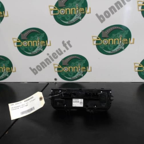 Piece-Commande-chauffage-VOLKSWAGEN-GOLF-VII-Diesel-9cb55c8e22f5ff293010b9f8939cd95e1ba838179e28dc7781ffb3fea23a1d8d_mtn.jpg