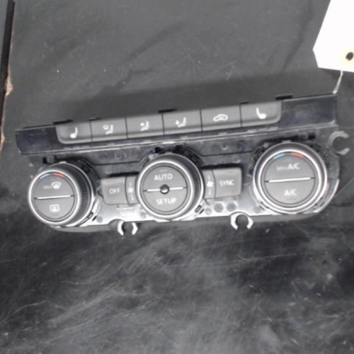Piece-Commande-chauffage-VOLKSWAGEN-GOLF-VII-Diesel-16684711f146594f2f3de89ae4642a96dd9b95d8def499b0859f7d851291b5c6_mtn.jpg