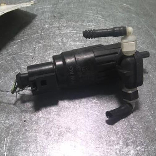 42680986-0ca2e6c8-40ba-4e1c-9e91-122ecf9f1d5b-Piece-42680986-Pompe-lave-glace-avant-1K6955651-VOLKSWAGEN-GOLF-7-PHASE-1-20-TDI-16V-TURBO-86357256badf2be394b489541f0b65f07b905bafca07370b30576482eb649f6f_m.jpg