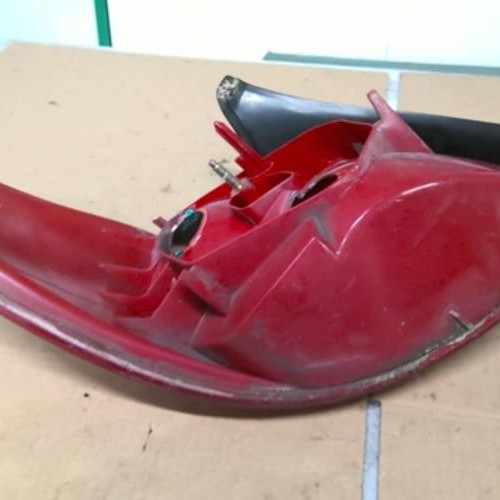 Piece-Feu-arriere-principal-droit-%28feux%29-PEUGEOT-206-e3635a7173a5ae4e06b90c41833facd08147ead1f0919accf1cf605a154a6169_mtn.jpg