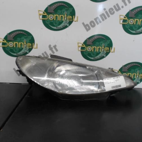 Piece-Optique-avant-principal-droit-%28feux%29%28phare%29-PEUGEOT-206-Essence-b63ab5fbb9f5e330798af949fccf6ff9252cf173e4c425d1419b45e6378d1962_mtn.jpg
